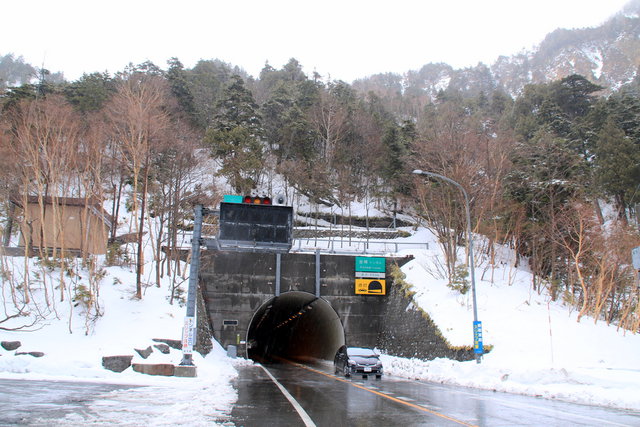 冬季閉鎖になっていた金精道路(国道120号線)が開通しました。